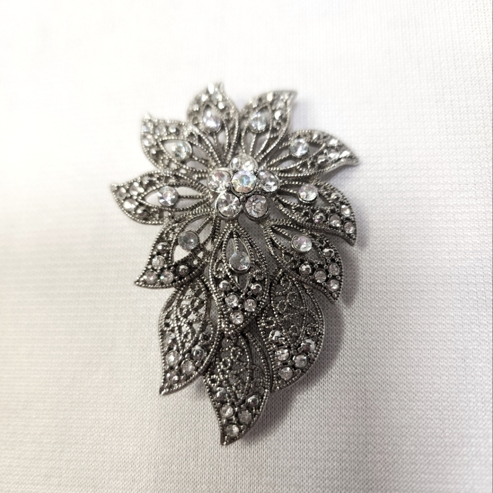 LC Lauren Conrad Silver Floral and Crystal Brooch